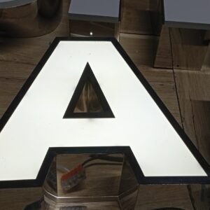 Τρισδιάστατα ανοξείδωτα γράμματα (ΙΝΟΧ)